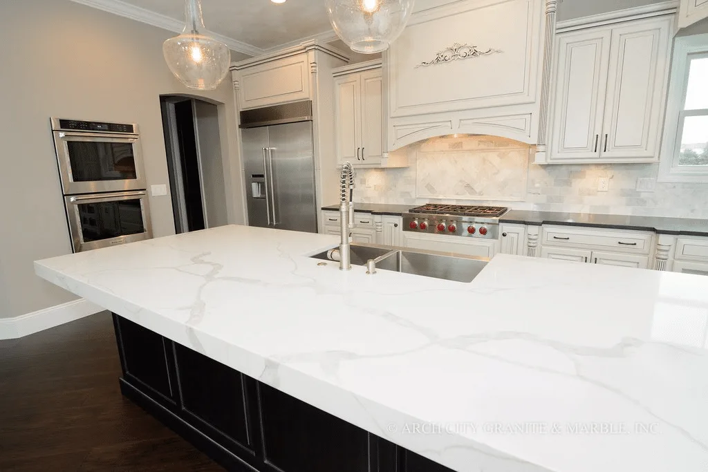 Quartz countertops in an Alpharetta kitchen